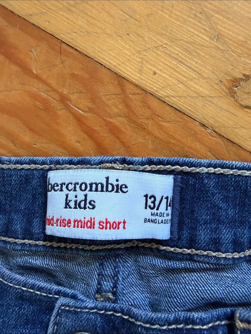 Abercrombie Kids Mid Rise Midi Jean Shorts 13/14 - Picture 2 of 5
